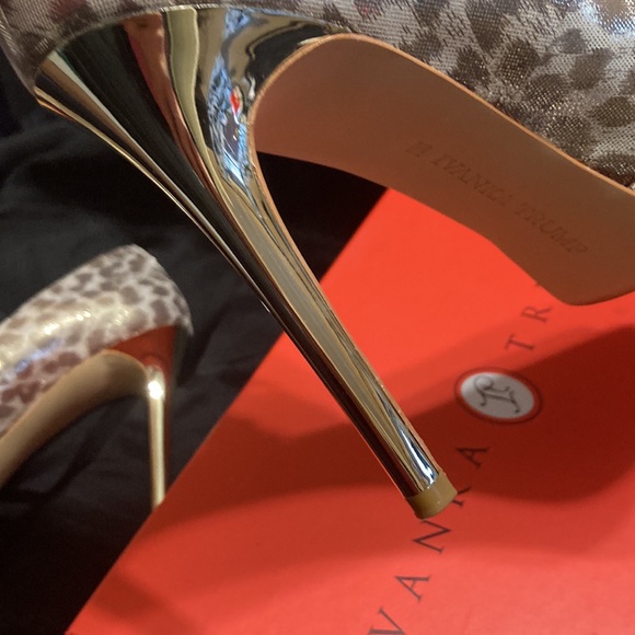 Ivanka Trump Gold Leopard 4” heels - worn once - Picture 6 of 7